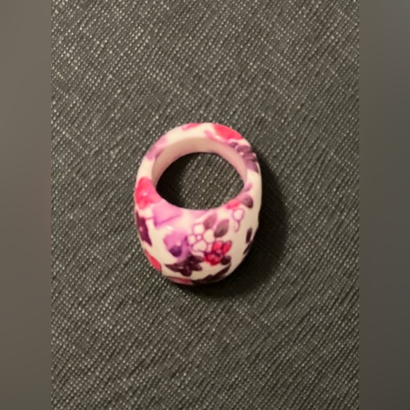 Floral ring - Picture 6 of 6